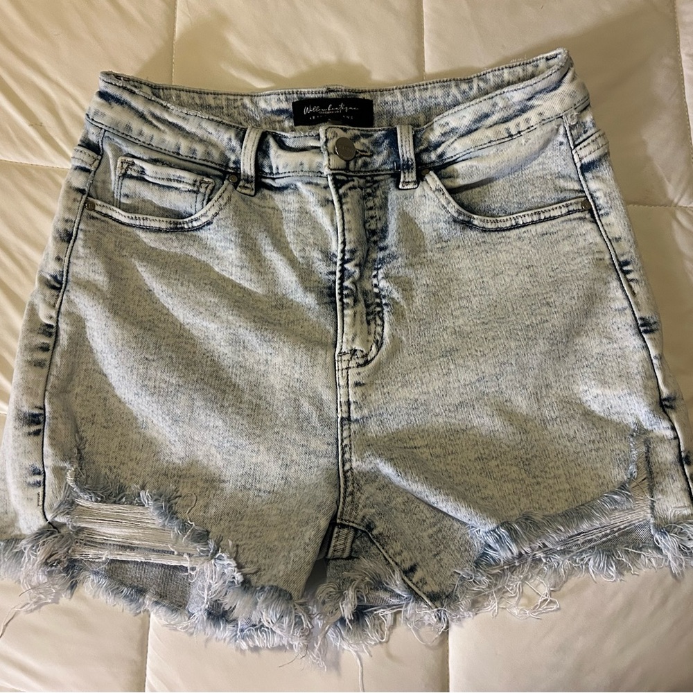 Light acid wash Risen Jean shorts